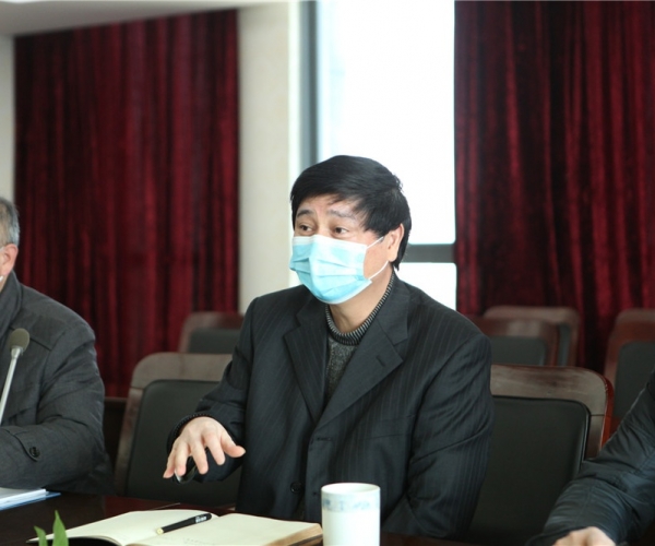 嘉兴市政协副主席马玉华来太阳城官网丝绸集团调研事情