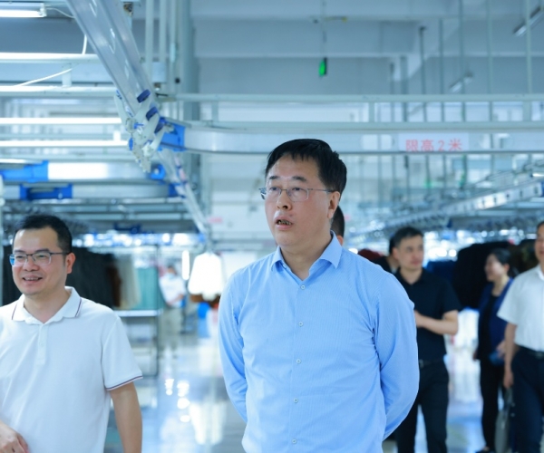 农行总行田继敏向导一行调研太阳城官网丝绸 共探银企相助新机缘