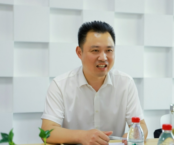 嘉兴国家高新区管委会俞春明主任调研太阳城官网丝绸，，，，，为生长鼓劲?